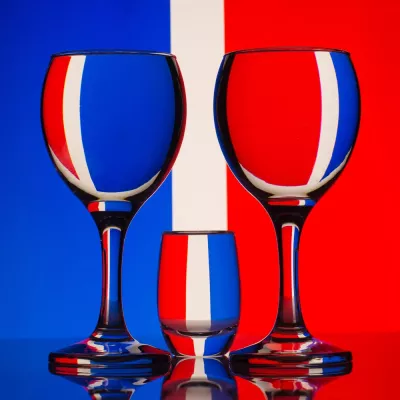 Bild: Fotoworkshop „Gläser und Flaschen“ mit der Fotoschule des Sehens macht Glasfotografie zum Kinderspiel