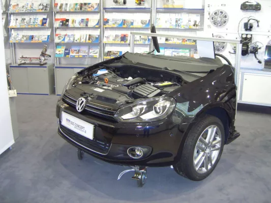 Christiani auf der automechanika 2012: praxisnahes Lernen an Originalkomponenten aus der Fahrzeugindustrie Bild: Christiani auf der automechanika 2012: praxisnahes Lernen an Originalkomponenten aus der Fahrzeugindustrie