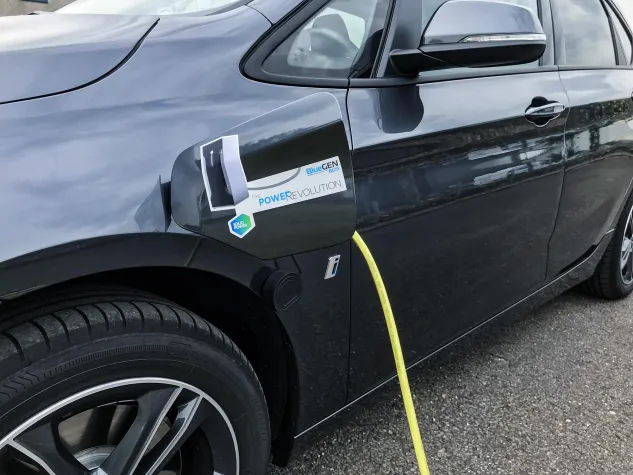 Bild: Dezentrales Dreamteam: Die eigene Stromtankstelle fürs E-Auto