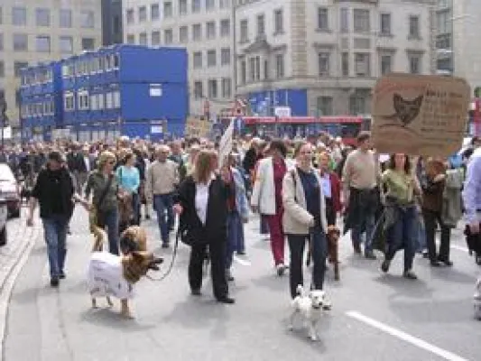 Demo für ein tier- und bürgerfreundliches Hundegesetz in Hamburg Bild: Demo für ein tier- und bürgerfreundliches Hundegesetz in Hamburg