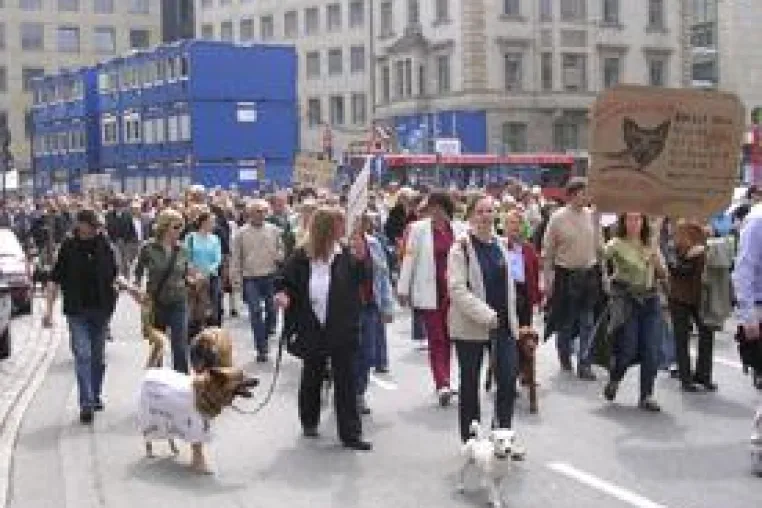 Bild: Demo für ein tier- und bürgerfreundliches Hundegesetz in Hamburg