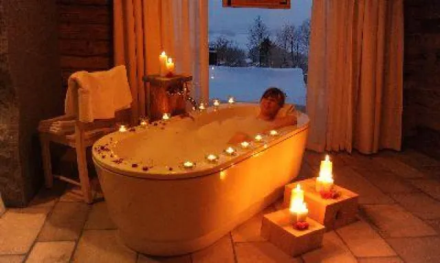 Bild: Luxuschalets aus Holz - Originelle und urige Ferienhütte für Luxusurlaub