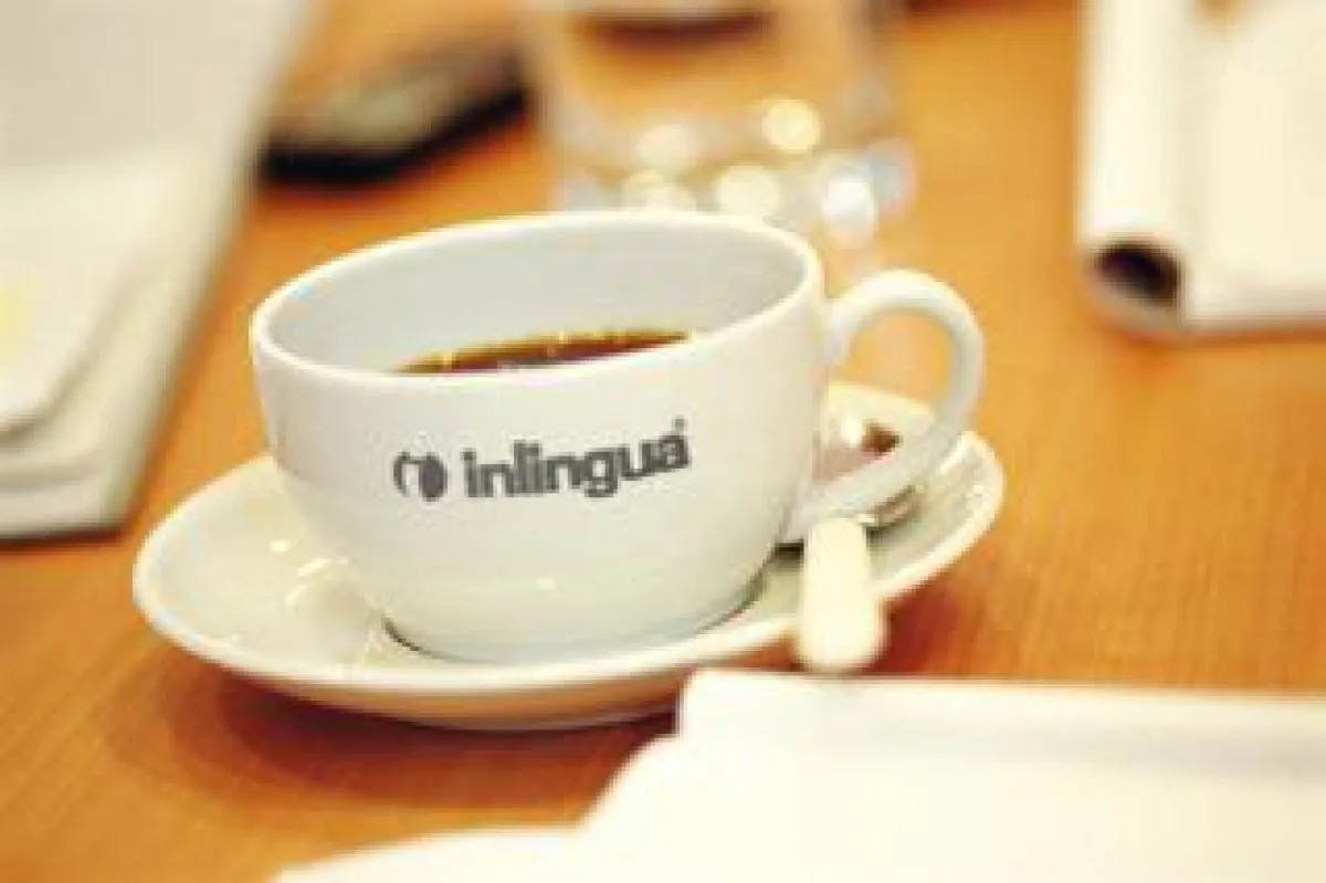 Frühstücken und Sprachen lernen