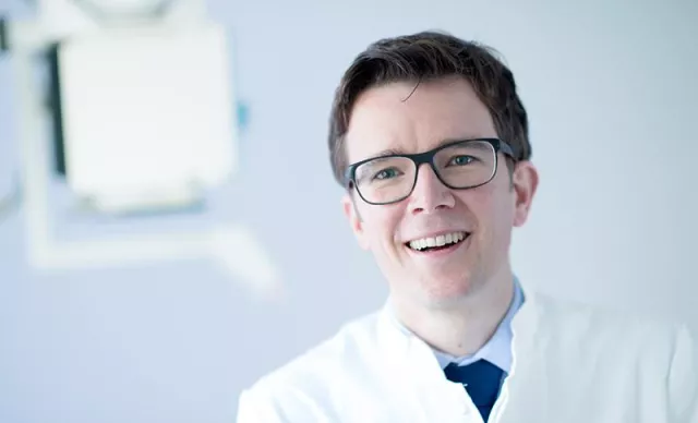 Bild: Neue Hüfte mit der Yale-Technik: Die Vorteile verschiedener Verfahren vereinen