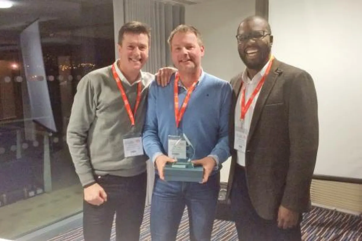 Das Gewinner-Team: Steven King, Jens Stange, Joseph Chimnogonum Odum