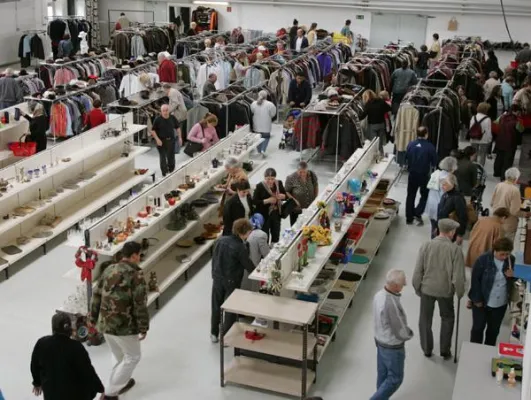 Bild: Schwellen ade - Das Secondhand-Kaufhaus Fundgrube des Johannesstifts nun barrierefrei