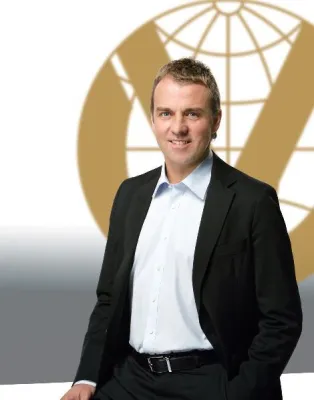 Bild: Deutsche Vermögensberatung (DVAG) verlost Fußballtraining mit WM-Coach Hans-Dieter Flick