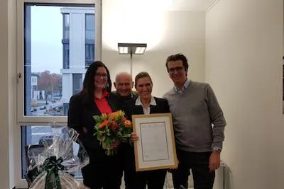 Bild: ACHAT Hotels: Verdiente Mitarbeiterin - Cluster-Managerin Tina Barthel feiert 20. Dienstjubiläum