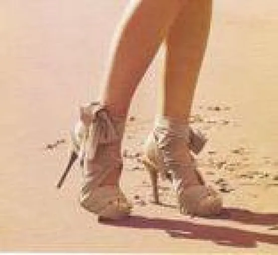 Schuhtrends 2011- Start in den Schuh-Frühling mit SHOETATION: Motto heuer „Transparenz und Naturtöne “ Bild: Schuhtrends 2011- Start in den Schuh-Frühling mit SHOETATION: Motto heuer „Transparenz und Naturtöne “