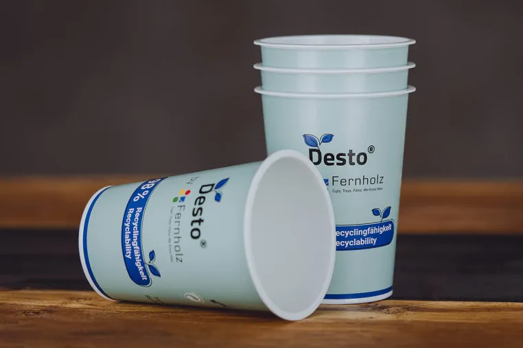 Erfolgsstory „Desto®-Becher“: Die zweite Generation mit AAA-Bewertung Bild: Erfolgsstory „Desto®-Becher“: Die zweite Generation mit AAA-Bewertung