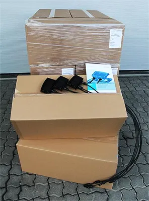 Bild: Startschuss für den Austausch der Anschlussdosendeckel von betroffenen Modulen der Solar Fabrik AG.