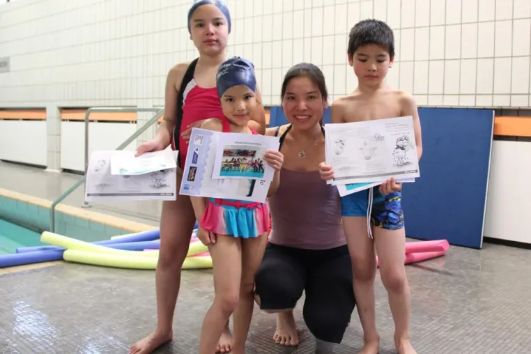Bild: 120 Kinder erschwimmen sich ihr Seepferdchen