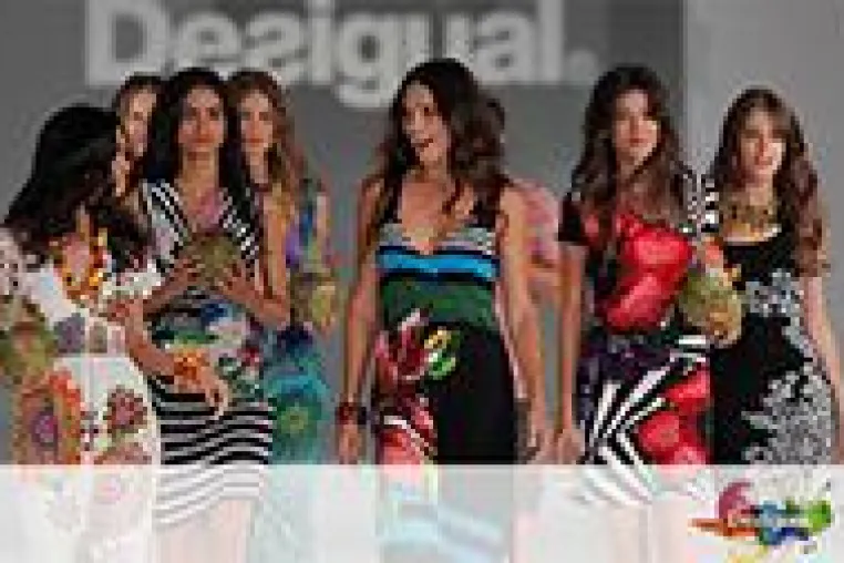 Desigual präsentiert die neue Kollektion „For Everybody“ bei der 080 Barcelona Fashion Bild: Desigual präsentiert die neue Kollektion „For Everybody“ bei der 080 Barcelona Fashion