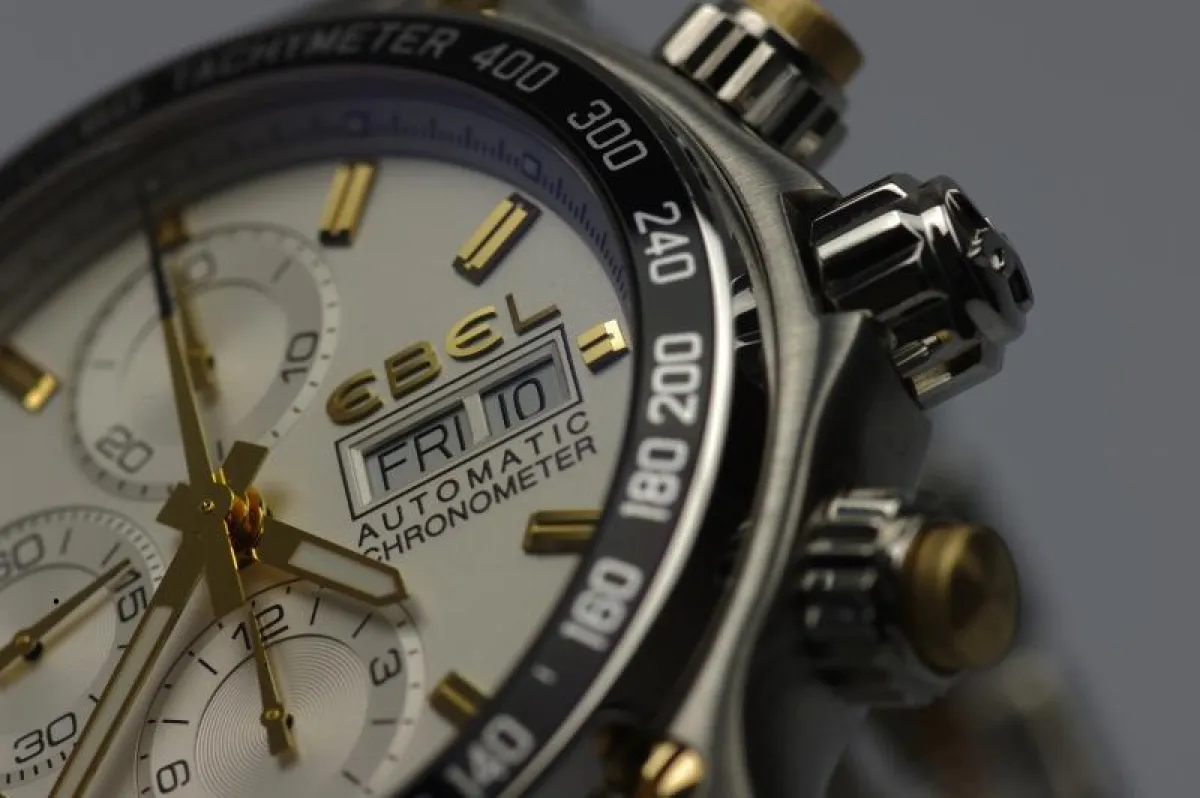 Eine Ebel 1911 Discovery - eine Uhr aus dem umfangreiche Angebot von uhrenlounge.de