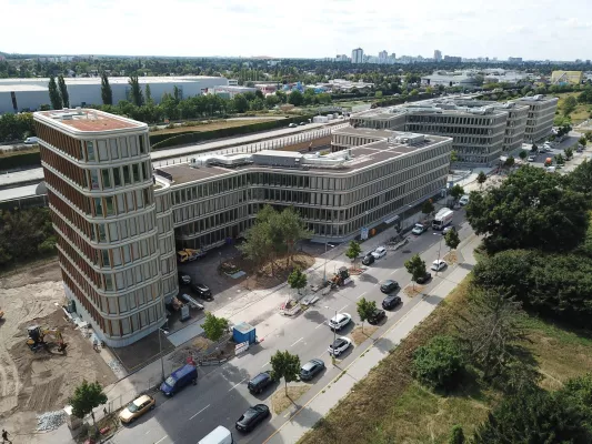 Nahe BER: Bürocampus BRAIN BOX BERLIN fertiggestellt Bild: Nahe BER: Bürocampus BRAIN BOX BERLIN fertiggestellt