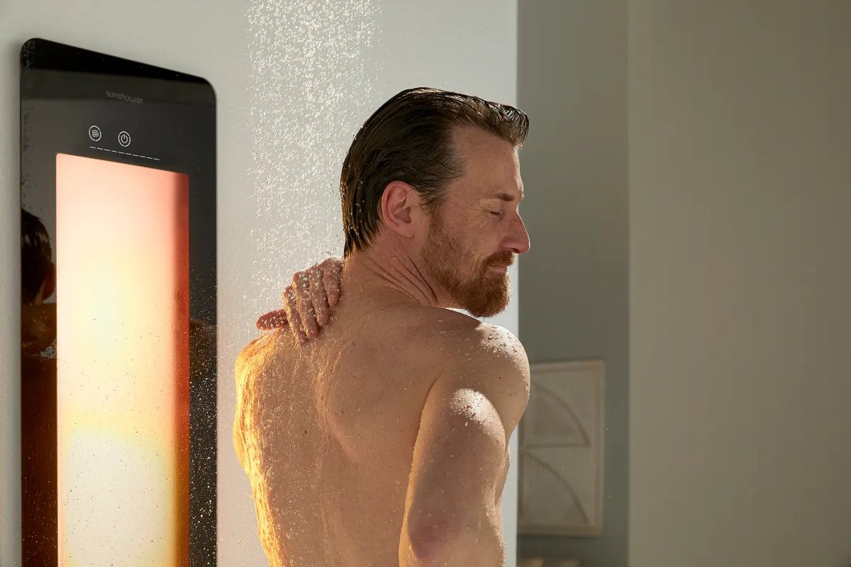 Infrarotanwendung beim Duschen (© Sunshower)