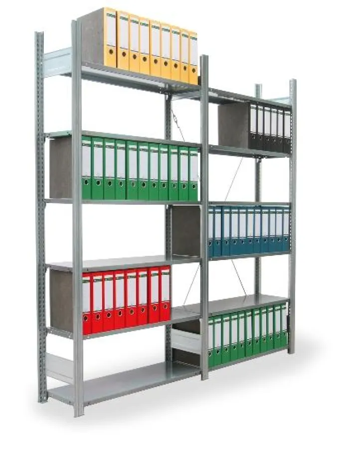 Dieses Ordnerregal (HxBxT: 2.000 x 1.005 x 300 mm) in der Light-Version kann bei einer Fachlast bis 80 Kilogramm und bei 6 Ebenen bis zu 72 Standardordner lagern.