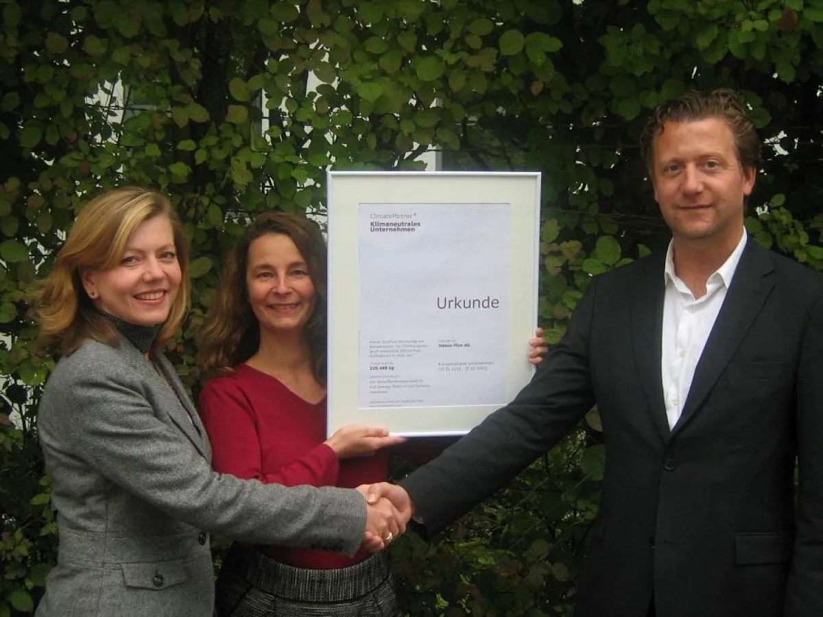 V.l.n.r.: D. Graef, kaufmännische Gesamtleitung Odeon Film; K. Schwarz, Odeon Film; M. Lehmkuhl, Geschäftsführer ClimatePartner