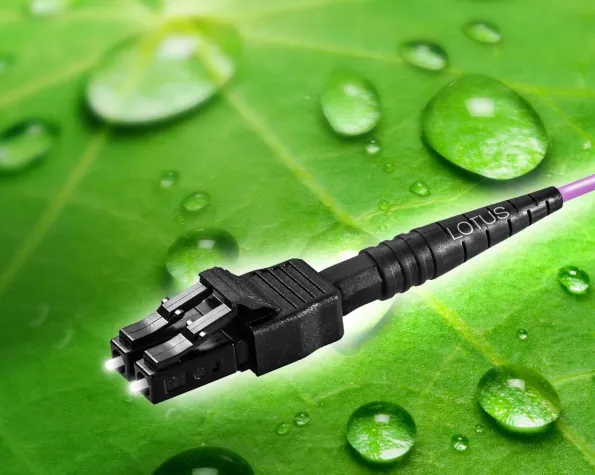 Bild: Rosenberger OSI präsentiert Innovation PreCONNECT® LOTUS: Selbstreinigende LWL-Kontakte