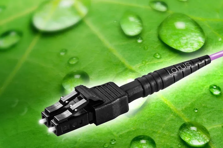 Bild: Rosenberger OSI präsentiert Innovation PreCONNECT® LOTUS: Selbstreinigende LWL-Kontakte