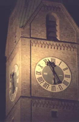 Bild: Wer hat an der Uhr gedreht?