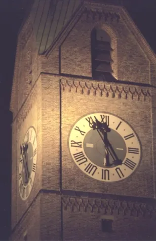 Wer hat an der Uhr gedreht? Bild: Wer hat an der Uhr gedreht?