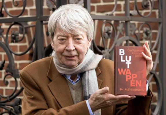 Bild: „Blutwappen“ : zeitgeschichtlicher Kriminalroman als Beitrag zur Diskussion um die Stalag-326-Gedenkstätte