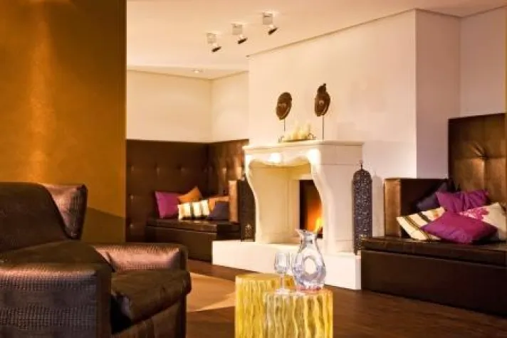 Bild: Yoga Tage im Klosterhotel Marienhöh - Mit Sonnengruß und Klosterkulisse zur Tiefenentspannung