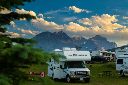 Bild: Zwei Zimmer, Küche, Rad: Wohnmobilreisen in Kanada boomen