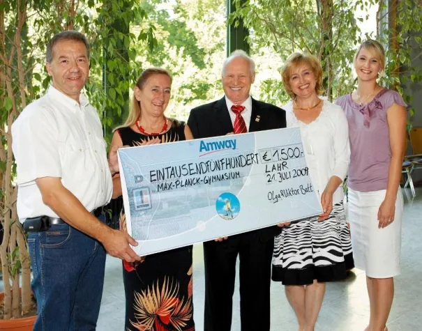 Bild: 1.500 Euro für die Schüler des Max-Planck-Gymnasiums in Lahr