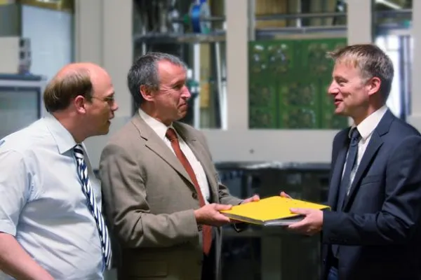 Rinde Regeltechnik GmbH investiert in die Fertigung Bild: Rinde Regeltechnik GmbH investiert in die Fertigung