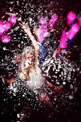 10 Jahre Audiolith Records & 4 Jahre ex!t Konfettiparty – Gemeinsame Party in Berlin Bild: 10 Jahre Audiolith Records & 4 Jahre ex!t Konfettiparty – Gemeinsame Party in Berlin