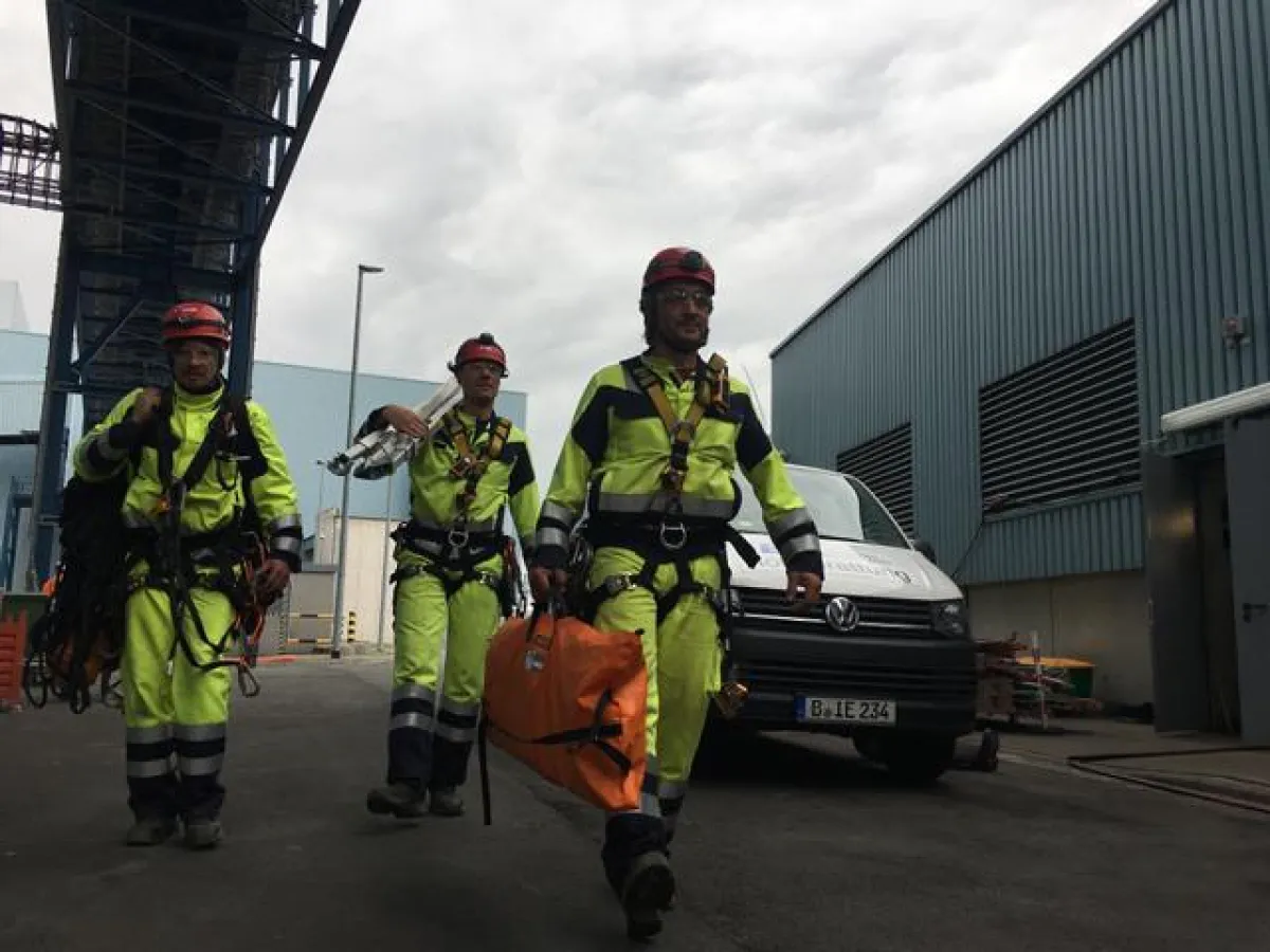 Zertifizierte Höhenretter der IBE Industrieservice GmbH im Einsatz
