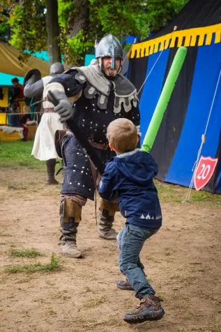 Bild: Kinderritterfest auf Burg Satzvey am 11. und 12. Mai 2024