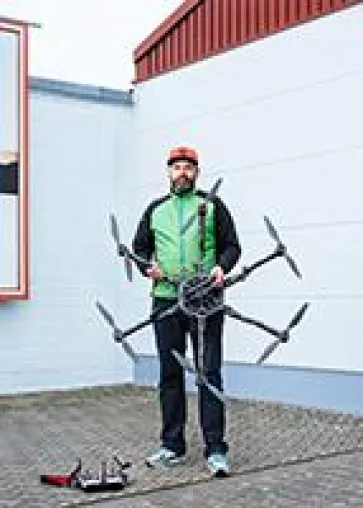Bild: Düsseldorfer Werbe- und Lifestyle-Fotograf porträtiert Drohnenpiloten aus Wesseling