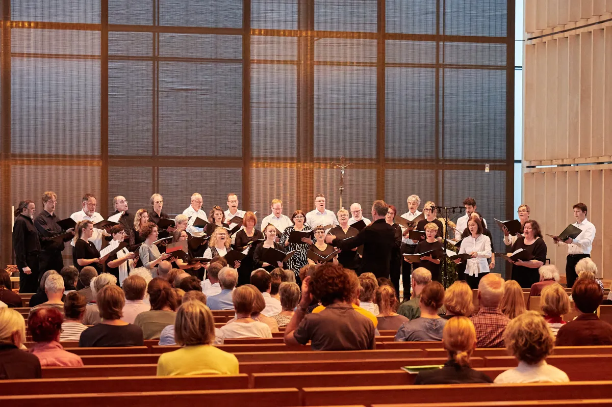 Die vox nova unter der Leitung von Tor Morten Halvorsen 2023 in München, Herz Jesu (© vox nova e. V.)