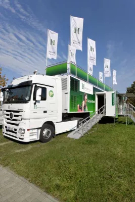 Bild: HELIOS Truck stoppt auf der „Gesund + Aktiv Schleswig-Holstein“