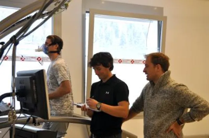 Bild: Leistungstest wo andere Ski fahren