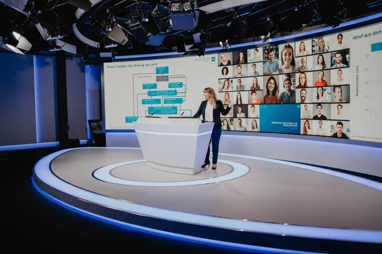 FOM Hochschule für digitale Lehre ausgezeichnet Bild: FOM Hochschule für digitale Lehre ausgezeichnet