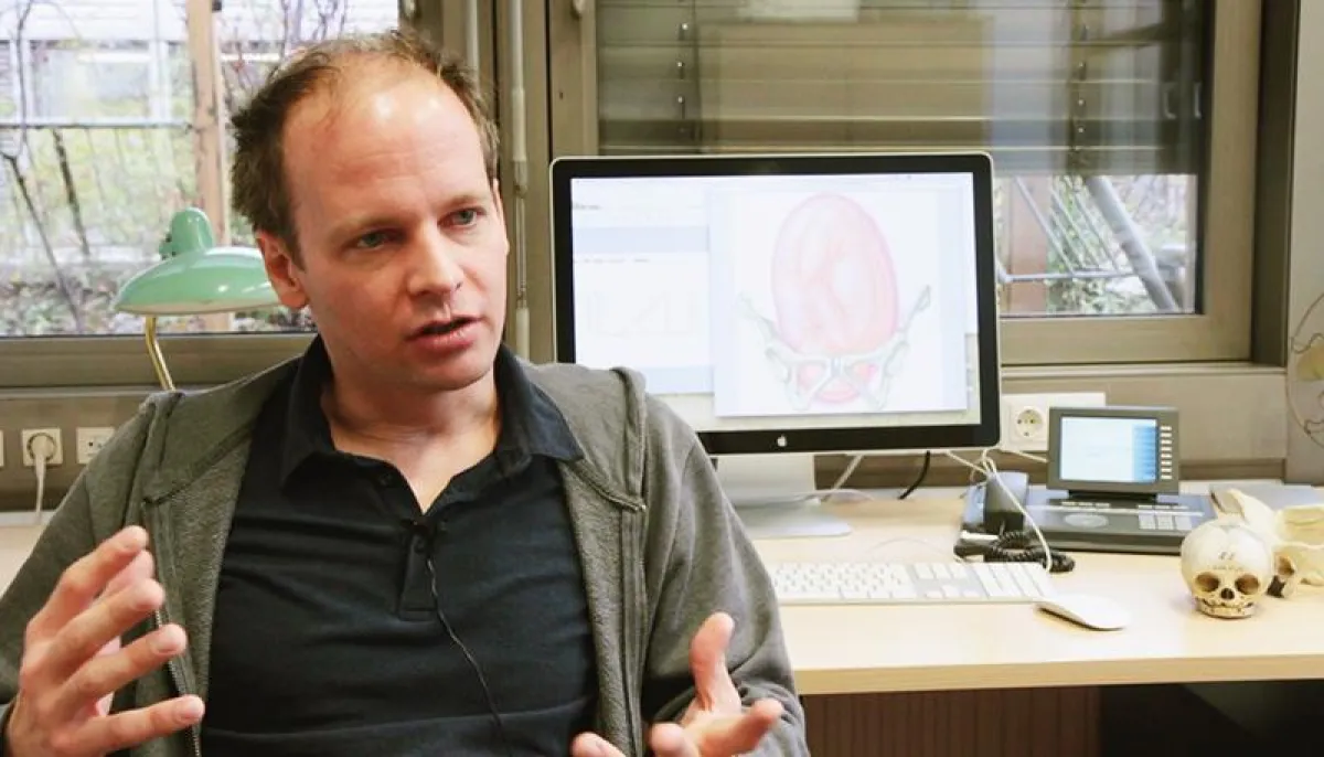 Der Hauptautor der Studie: Evolutionsbiologe Philipp Mitteröcker (Copyright: Universität Wien)