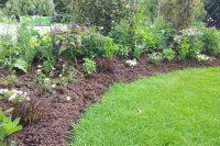Bild: Torffreies Mulchmaterial für Gartenbeete - Die neue frux Gartenfaser