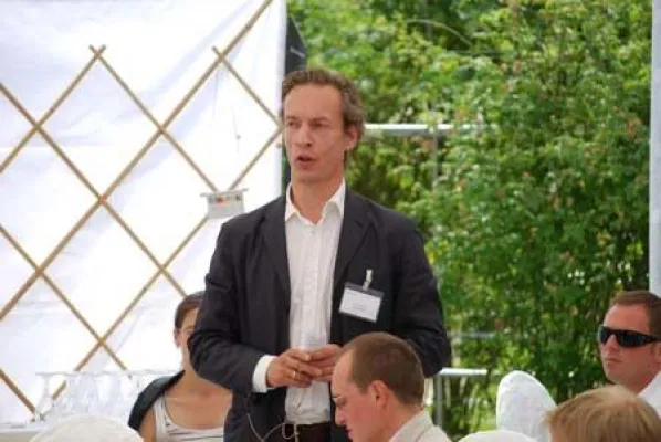 Bild: Intelligenter Kundendialog statt Call Center-Attacken – Elektronische Assistenten erfüllen Servicewünsche