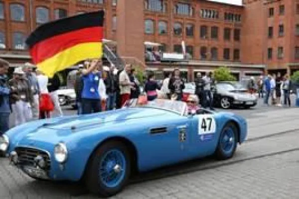 Bild: COSYNUS Classic 2015 am kommenden Samstag in Frankfurt: 77 Legenden der Automobilgeschichte gehen an den Start