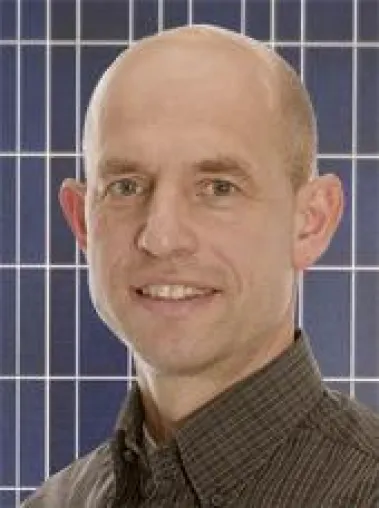 Bild: Neuer Lizenzpartner der Firma Enerix Alternative Energietechnik eröffnet Büro in München