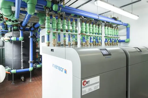 Bild: Kostengünstig Strom, Wärme und Kälte produzieren – Der Energie-Hattrick für Autohäuser