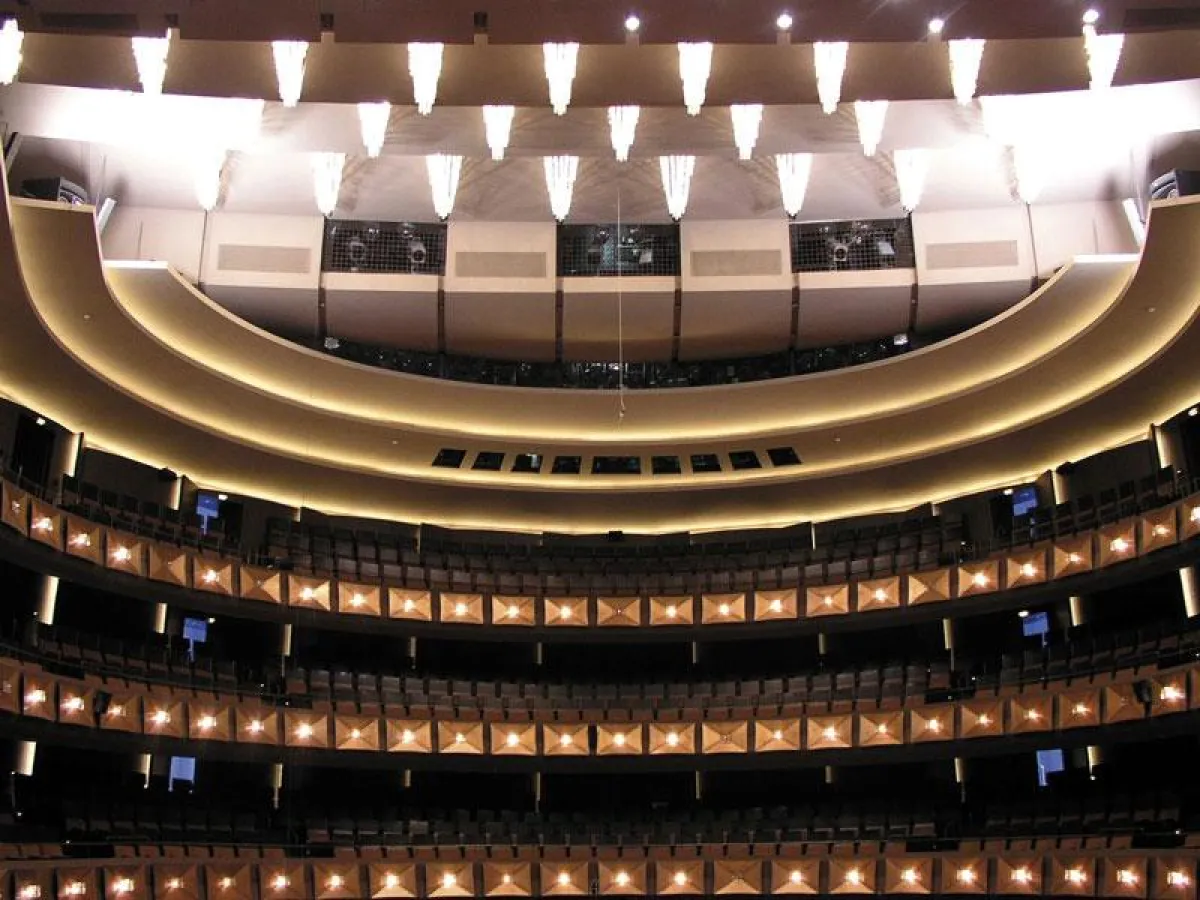 Optimierte Beleuchtung im Staatstheater Hannover (Foto: Schnick-Schnack-Systems, frei zur Veröffentlichung bei Namensnennung)