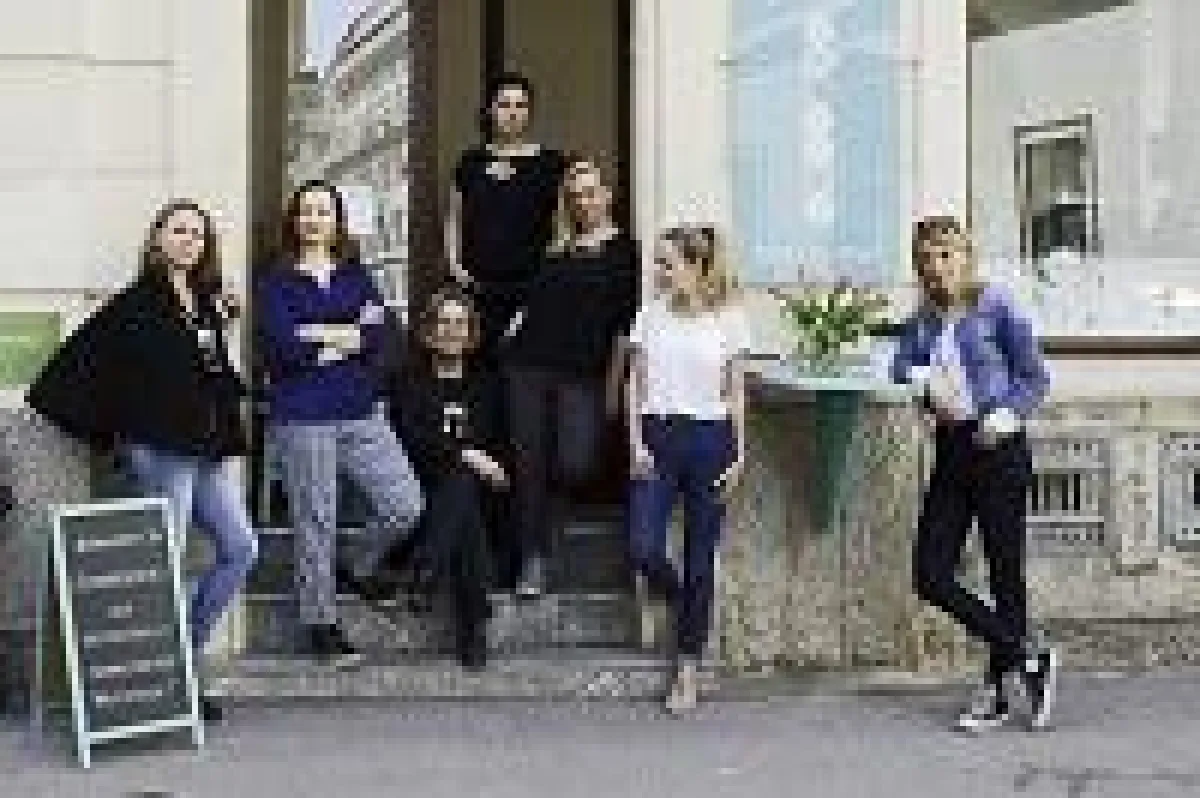 Gruppe ohne Izabella Petrut (Credit: Eva Ellersdorfer-Meissnerova)