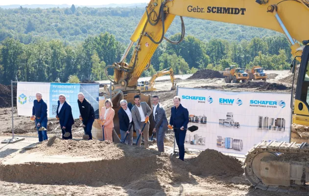 Bild: Spatenstich für Solarpark am Pfannenberg