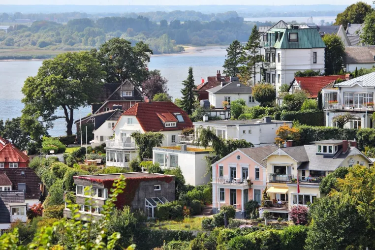 Bild: Tradition trifft Zukunft: Die Marke BLUMENAUER Immobilien kommt nach Hamburg 