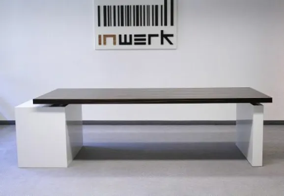 Bild: Büromöbel par ergonomie: elektrisch höhenverstellbarer Schreibtisch der Serie Inwerk